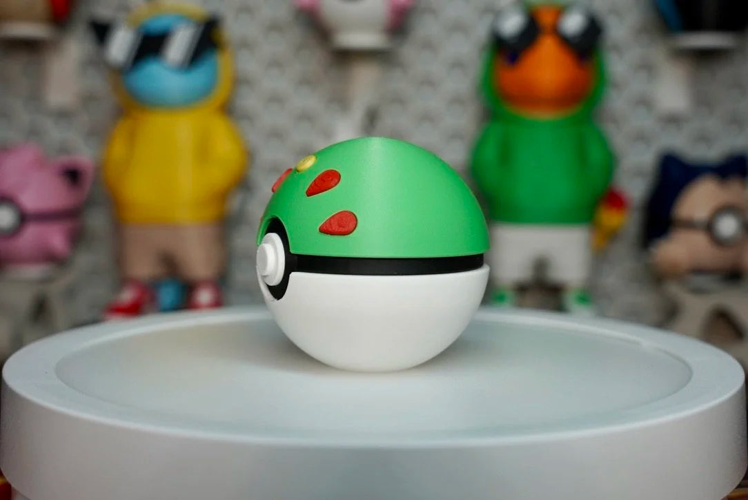 Friend Ball Poké Ball Replica – Custom Pokémon Display Prop for Collectors