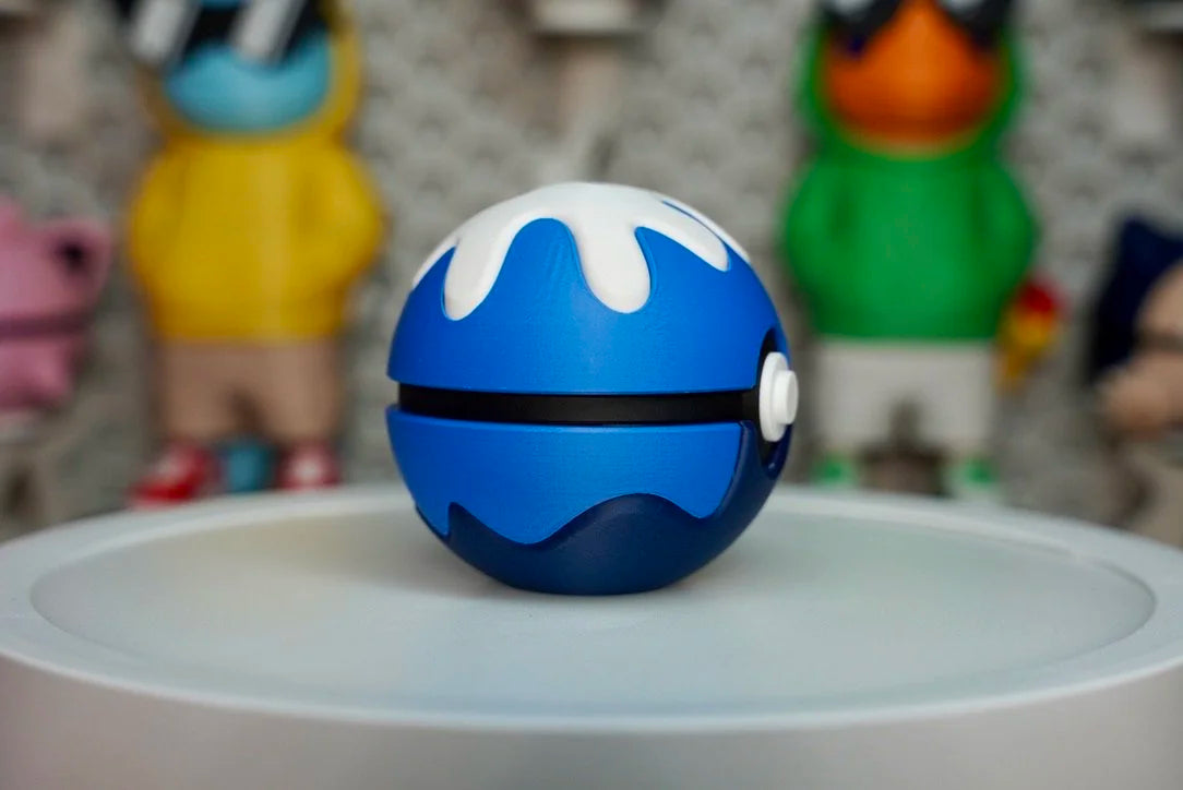 Dive Ball Poké Ball Replica – Pokémon-Inspired Display Prop for Collectors