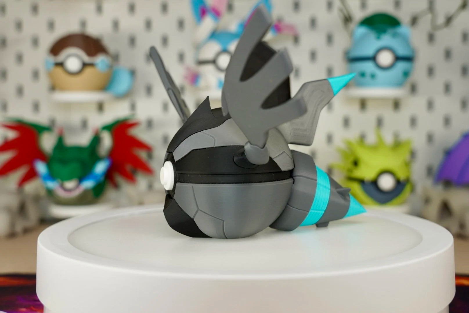 Pokémon-Inspired 3D Printed Poké Ball – Zekrom