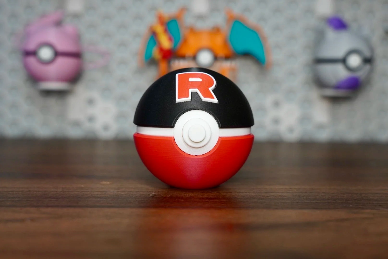 Team Rocket Poké Ball Replica – 3D Printed Pokémon Display Prop (Red or White "R")