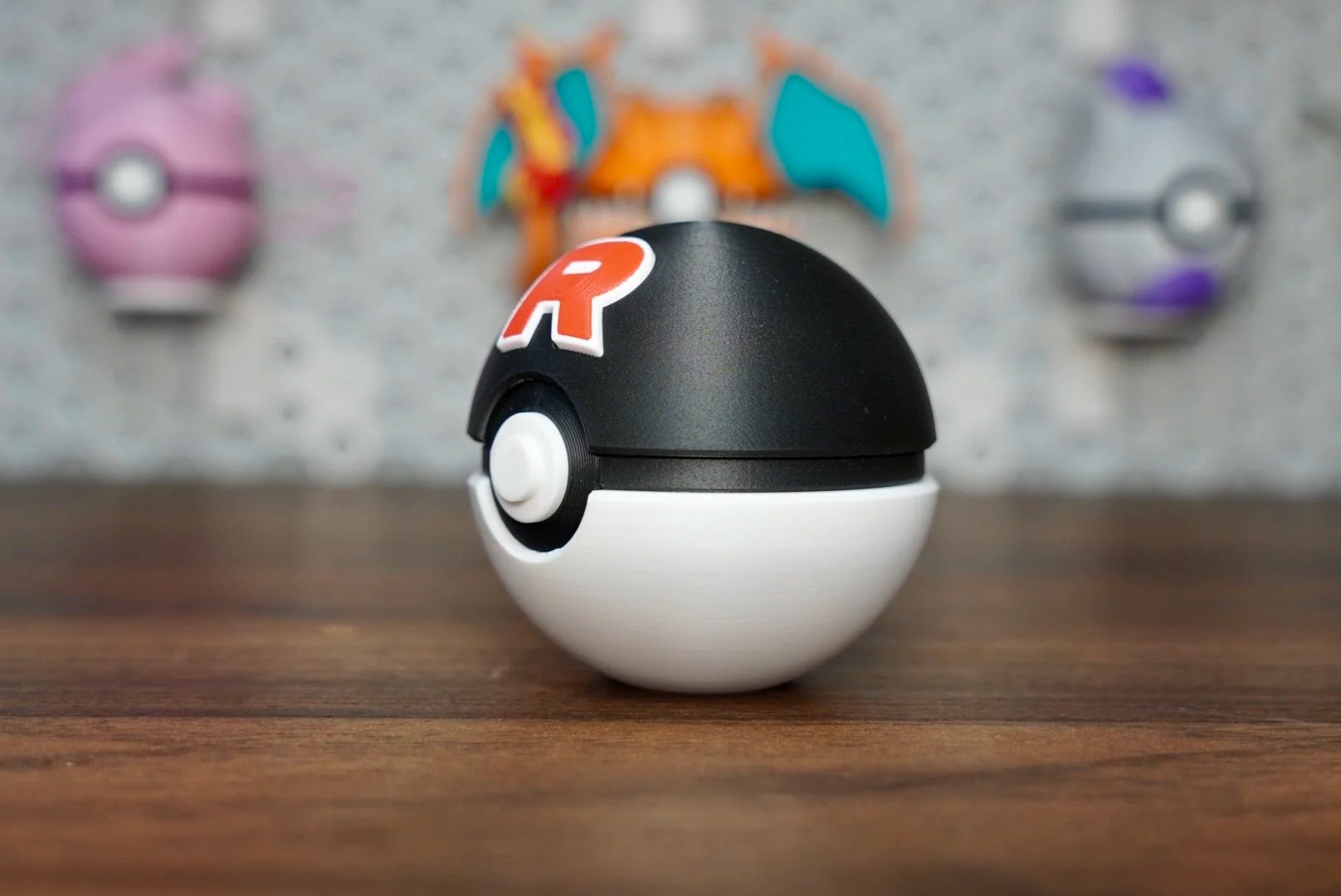 Team Rocket Poké Ball Replica – 3D Printed Pokémon Display Prop (Red or White "R")