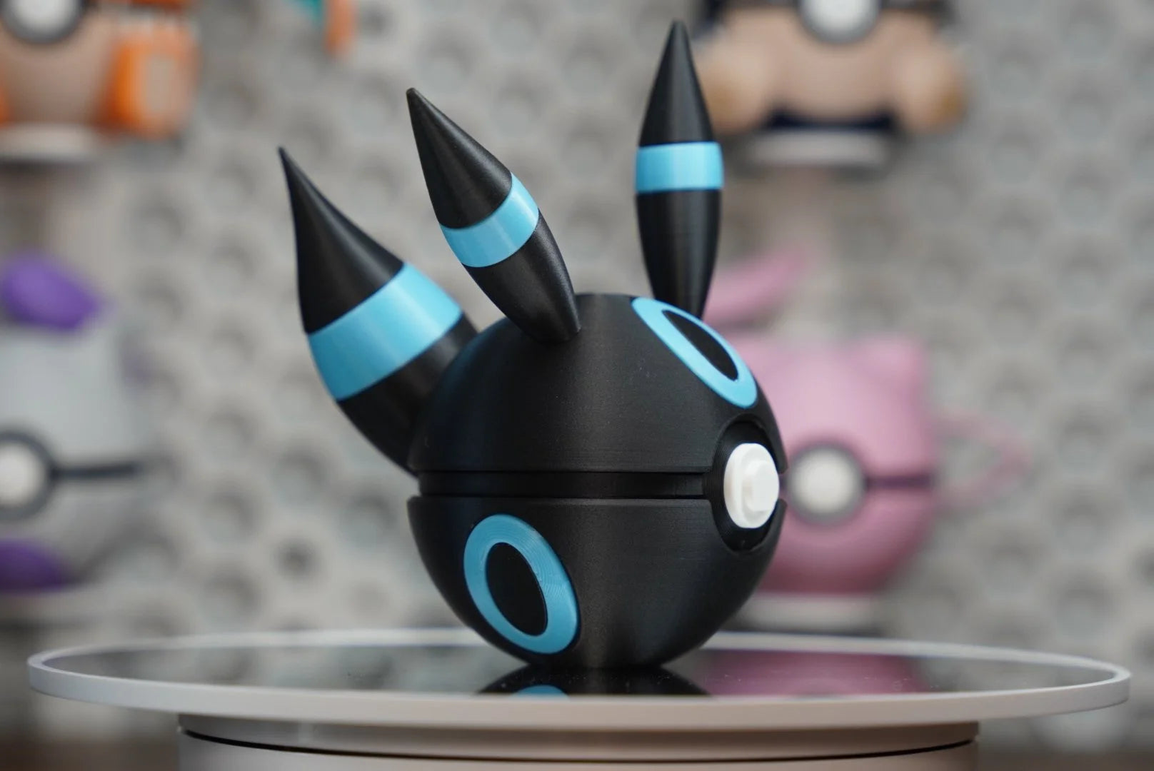Pokémon-Inspired 3D Printed Poké Ball – Umbreon