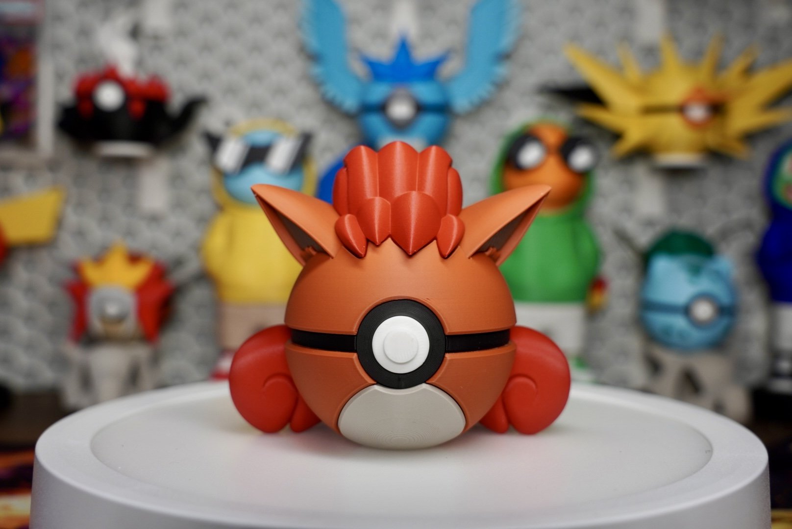 Vulpix Poké Ball – Premium 3D-Printed Collector Replica & Gift | Ready to Print 3D