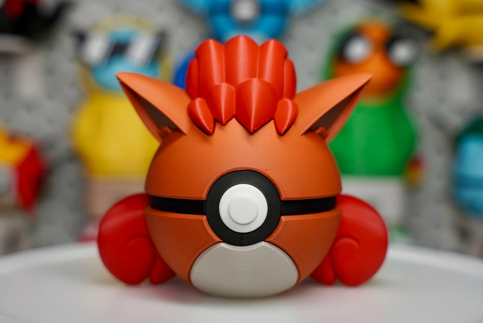 Vulpix Poké Ball – Premium 3D-Printed Collector Replica & Gift | Ready to Print 3D