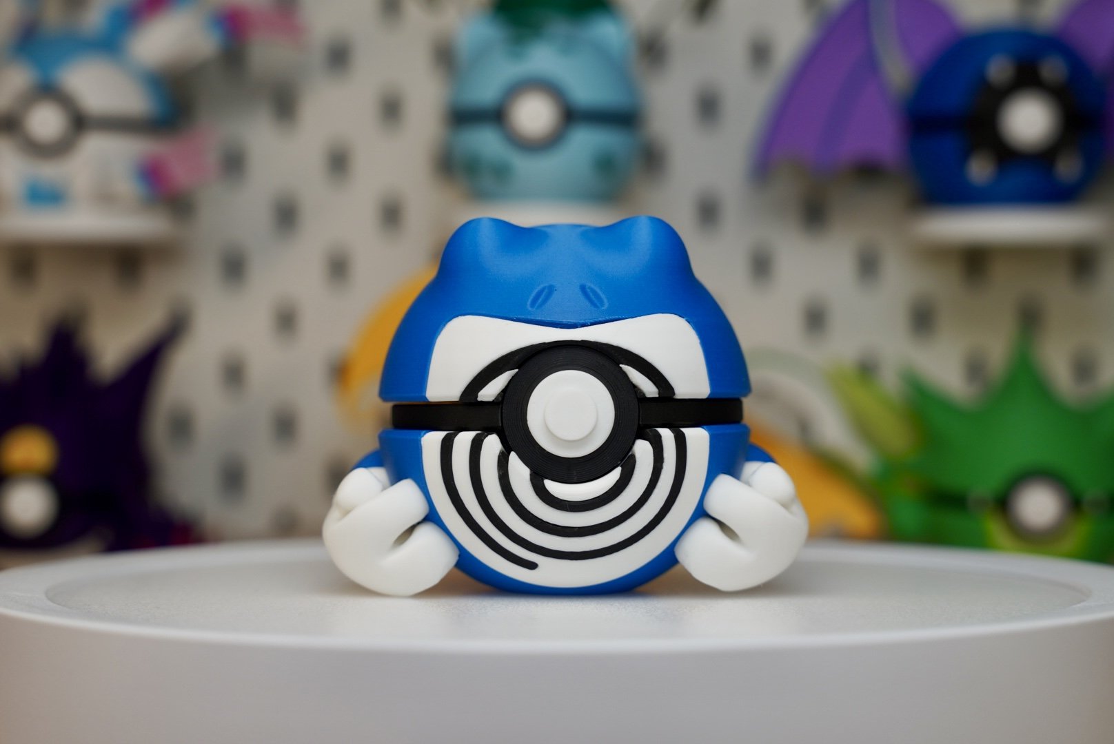 Poliwrath Poké Ball Replica – 3D Printed Pokémon Display Collectible