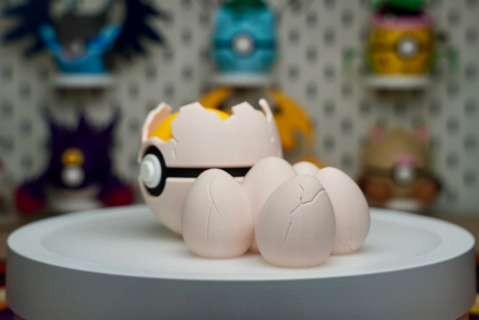 Exeggcute Poké Ball – 3D Printed Pokemon Collectible Display