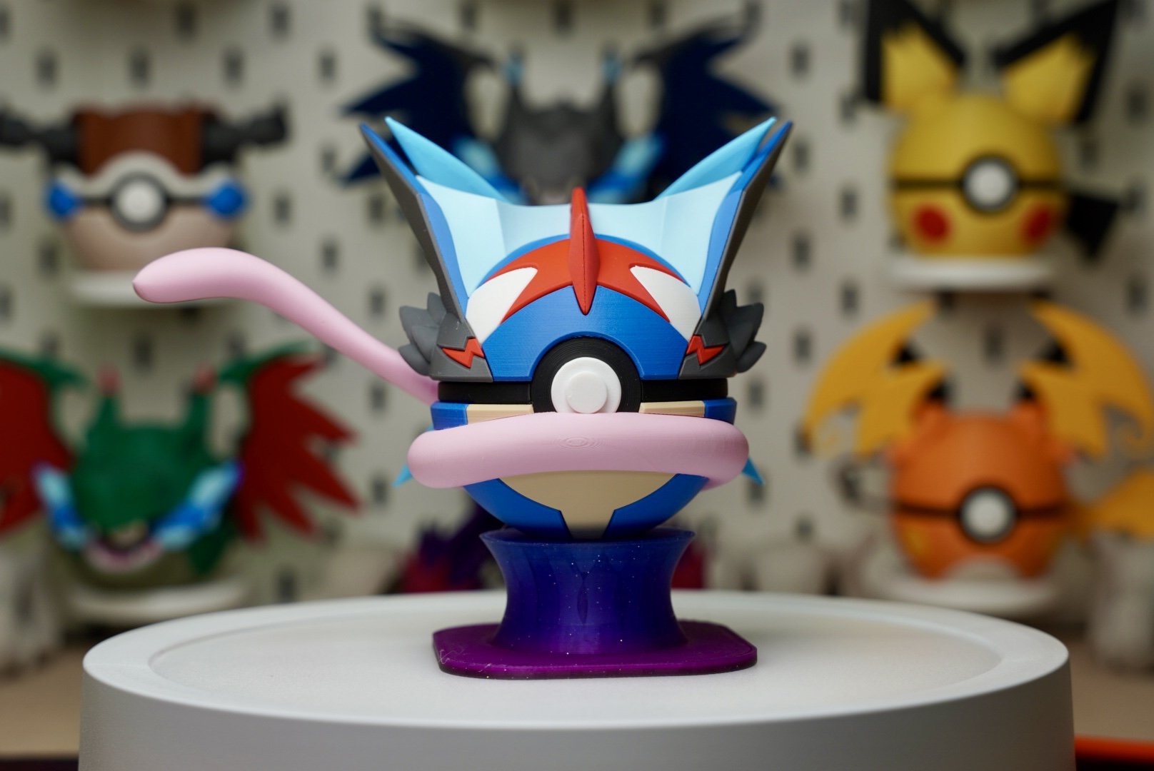 Pokémon-Inspired 3D Printed Poké Ball – Ash-Greninja