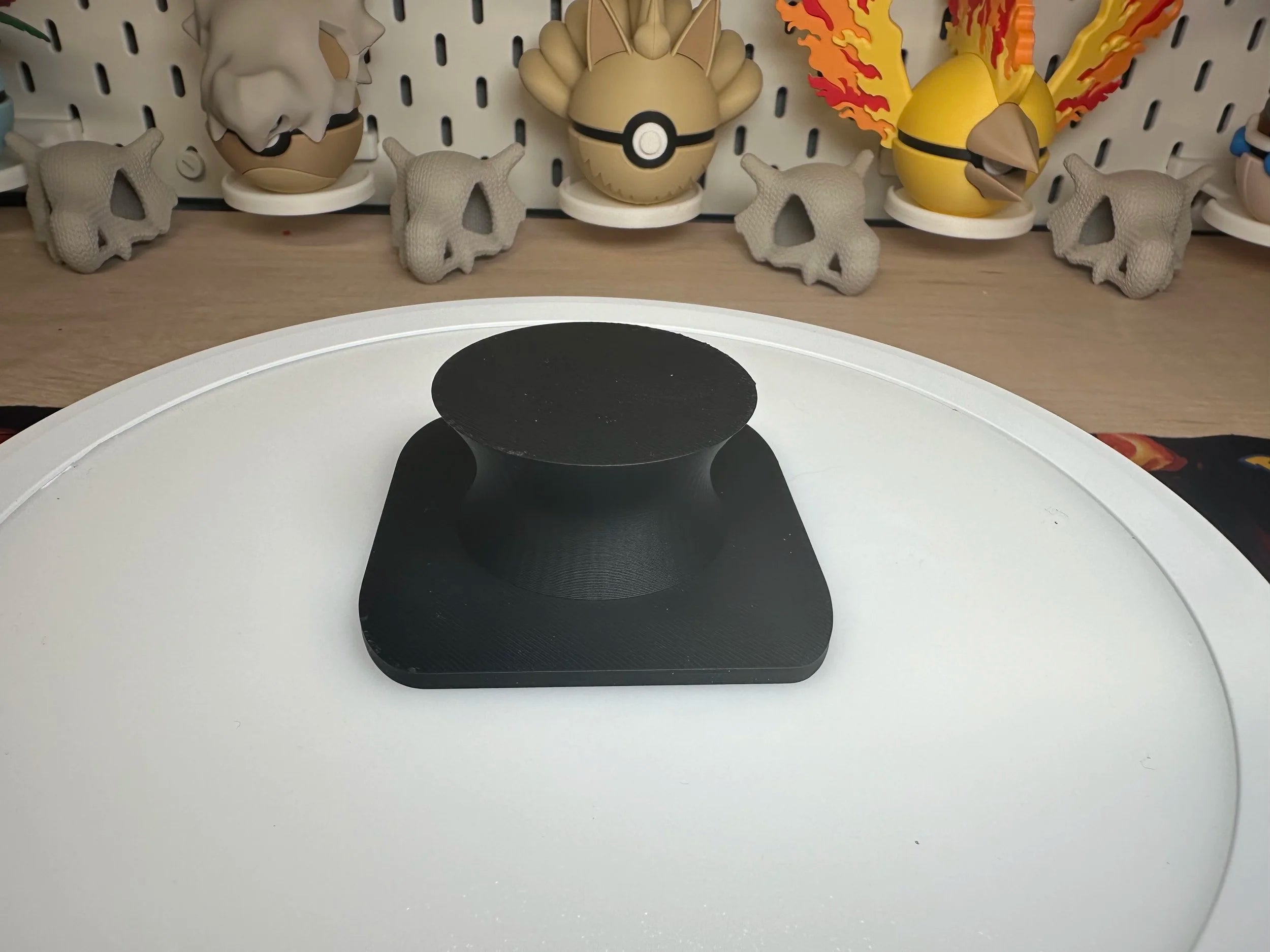 Single Poké Ball Display Stand | Fits N3D & Standard Balls